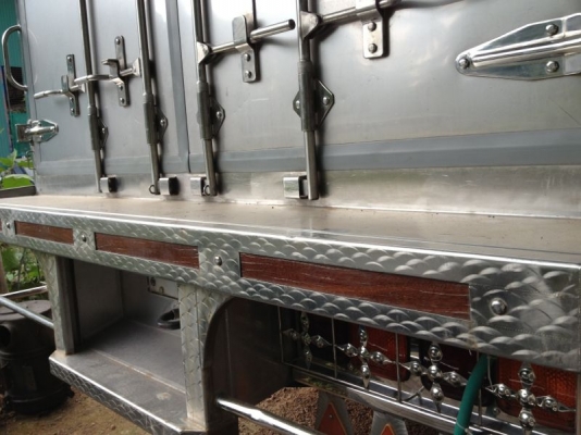 รถอิซูซุ 10 ล้อ ตู้เย็น 230 แรงม้า ปี 49 สนใจติดต่อ 081 - 6079515 รถอิซูซุ 10 ล้อ ตู้เย็น 230 แรงม้า ปี 49 สนใจติดต่อ 081 - 6079515