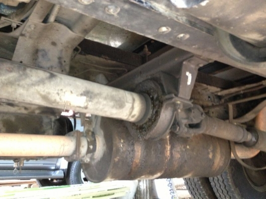 รถอิซูซุ 10 ล้อ ตู้เย็น 230 แรงม้า ปี 49 สนใจติดต่อ 081 - 6079515 รถอิซูซุ 10 ล้อ ตู้เย็น 230 แรงม้า ปี 49 สนใจติดต่อ 081 - 6079515