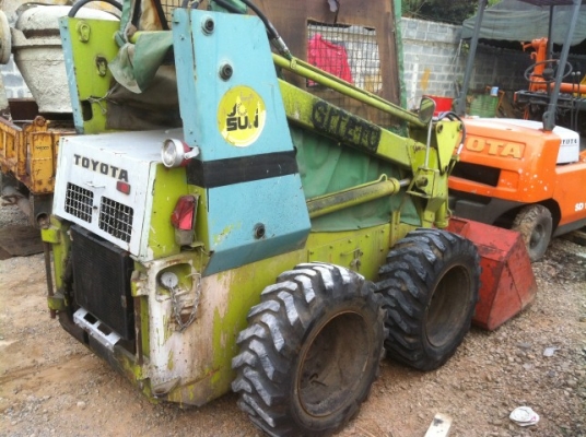 ขายรถตักอเนกประสงค์