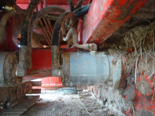 รถเกี่ยวข้าวศักดิ์พัฒนาปี2553