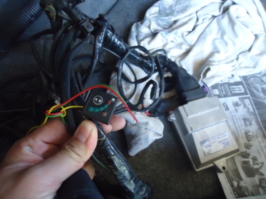 ขายชุดติดตั้งแก๊สหัวฉีดมือสองสภาพใหม่ สำหรับรถยนต์ 4 สูบหัวฉีด ราคาถูกๆครับ