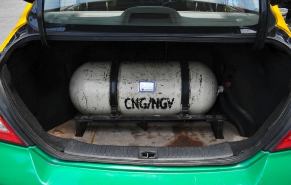 TIIDA ตัว TOP AUTO ก๊าซ NGV เบาะหนังเเท้ มือเดียว พร้อมโอน