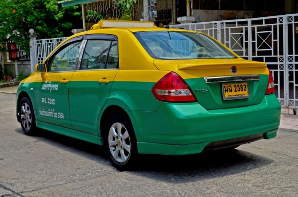 TIIDA ตัว TOP AUTO ก๊าซ NGV เบาะหนังเเท้ มือเดียว พร้อมโอน