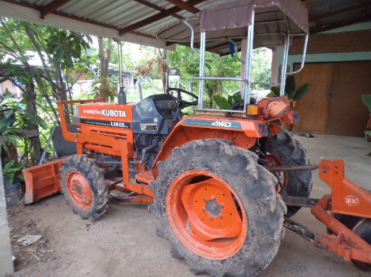 ขายรถไถคูโบต้า 26 แรง 2เพลามีอุปกรครบ ดันหน้า ผานหลัง โรตารี พร้อมใช้ สภาพดีพร้อมใช้