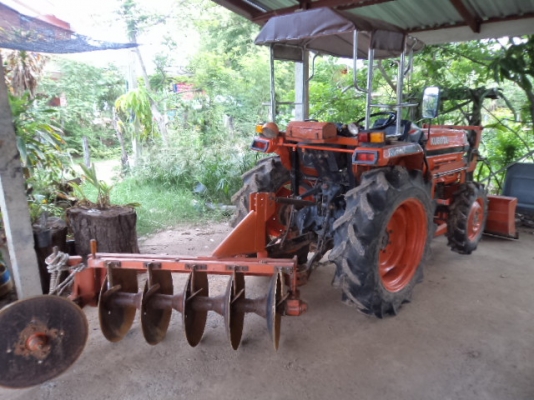 ขายรถไถคูโบต้า 26 แรง 2เพลามีอุปกรครบ ดันหน้า ผานหลัง โรตารี พร้อมใช้ สภาพดีพร้อมใช้