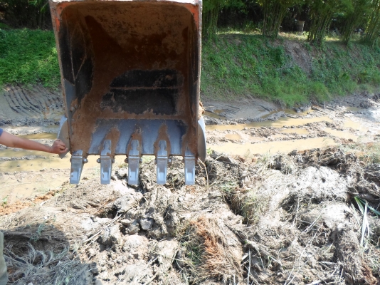 ขาย แบคโฮ HITACHI EX200-5 รถสวย เอกสารเล่มทะเบียน