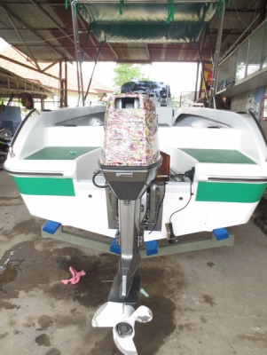 ขายเรื่อ 17 ฟุต เครื่อง  YAMAHA 70 hp  ครับ เพิ่งต่อมาต้นปี