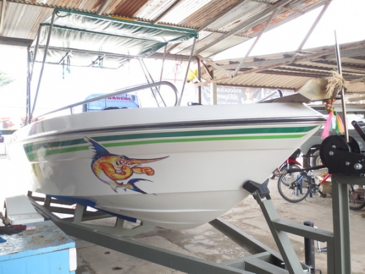 ขายเรื่อ 17 ฟุต เครื่อง  YAMAHA 70 hp  ครับ เพิ่งต่อมาต้นปี
