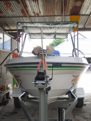 ขายเรื่อ 17 ฟุต เครื่อง  YAMAHA 70 hp  ครับ เพิ่งต่อมาต้นปี