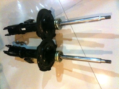 โช็คคู่หน้าใส่ Altis 01-06 สภาพใหม่ทั้งสองต้น โช็คคู่หน้าใส่ Altis 01-06 สภาพใหม่ทั้งสองต้น