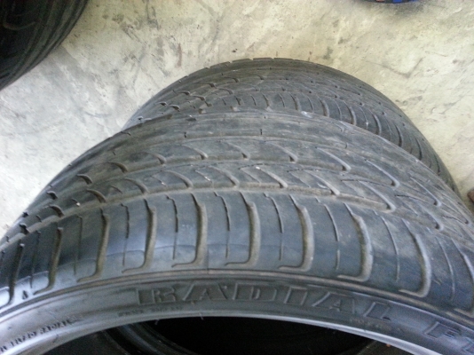 ขายยางขอบ 19 " ขนาด 265/30/19" 2 เส้น และ235/35/19"  1 เส้นคับ