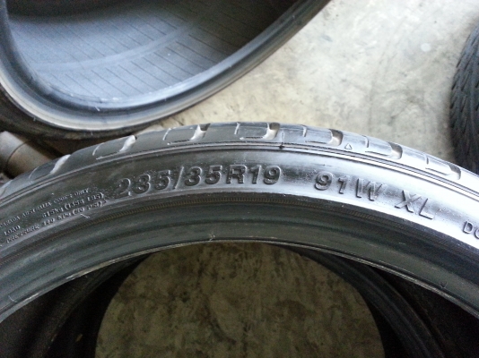 ขายยางขอบ 19 " ขนาด 265/30/19" 2 เส้น และ235/35/19"  1 เส้นคับ