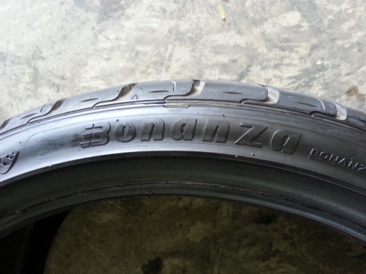 ขายยางขอบ 19 " ขนาด 265/30/19" 2 เส้น และ235/35/19"  1 เส้นคับ