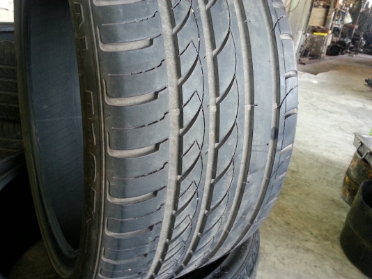 ขายยางขอบ 19 " ขนาด 265/30/19" 2 เส้น และ235/35/19"  1 เส้นคับ