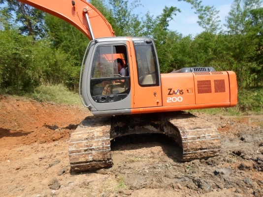 ด่วนเจ้าของลดราคาขายได้ขาย ขาย แบคโฮ HITACHI EX200-5 รถสวย เอกสารเล่มทะเบียน