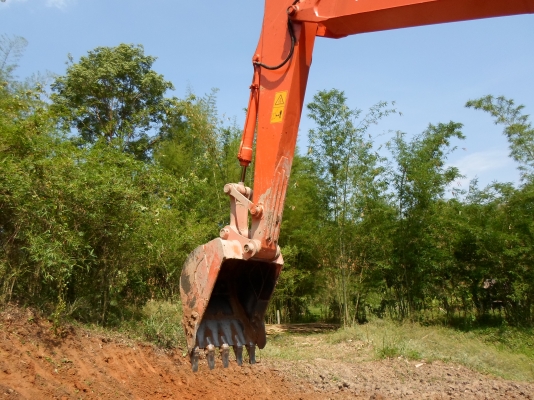 ด่วนเจ้าของลดราคาขายได้ขาย ขาย แบคโฮ HITACHI EX200-5 รถสวย เอกสารเล่มทะเบียน