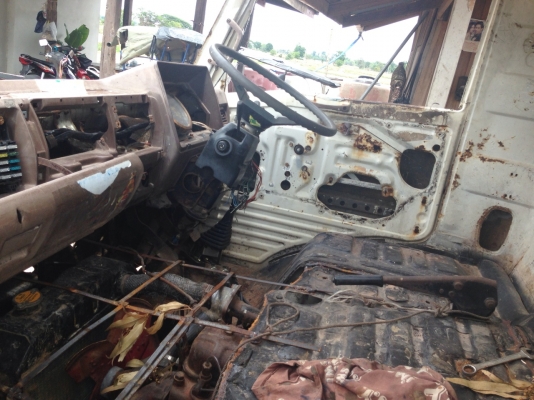 ขายตัด เอาทุนคืน 6ล้อ เอาไปทำอะไหล่/ต่อดั๊ม(เกิดใหม่)/ติดเครน/วางโม่/เทเลอร์ HINO KM350 เครื่องDM100 100HPแห้งดีติดง่าย เกียร์เดิม ติดFหน้า-หลัง หัวFB ช่วงล่างสวย คัสซีสวยมาก ไม่มีผุไม่มีบวม กระบะ4.3ม. สภาพดี ขายตามสภาพ สัญญาซื้อขาย ราคาต่อรองได้ครับ