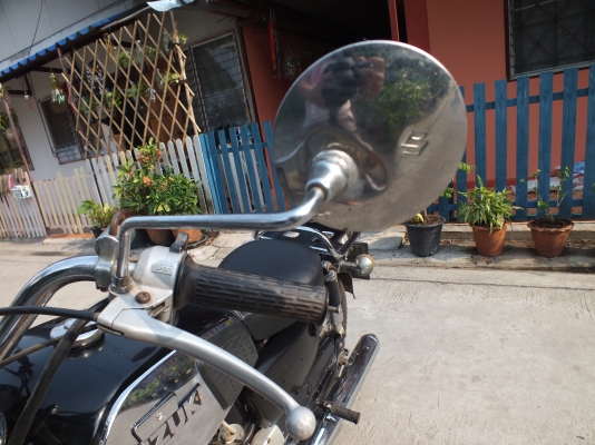 ขายK125 m4 ทะเบียนโอน ภาษีเต็ม เครื่องดี กระจกแท้ สตาร์ทมือ ระบบไฟใช้ได้หมด ไฟแบรคติด แตรดัง ออโต้ลูปใช้ได้