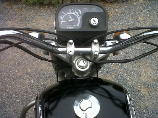 ขายK125 m4 ทะเบียนโอน ภาษีเต็ม เครื่องดี กระจกแท้ สตาร์ทมือ ระบบไฟใช้ได้หมด ไฟแบรคติด แตรดัง ออโต้ลูปใช้ได้