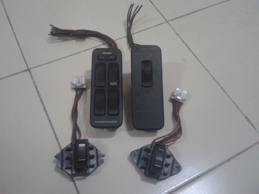 ขายสวิตช์ควบคุมกระจกมาสด้า323ซีดาน4อัน ปี93