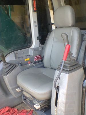 ขายรถแบคโฮ KOBELCO SK200-YN-10 ซีเรี้ยล 40000 กว่า ไฟฟ้าเต็ม เอกสารใบอิมวอย ราคาย้อมๆรีบจองด่วน