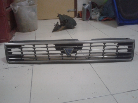 ขายกระจังหน้านิสสันบรูเบิร์ด U12