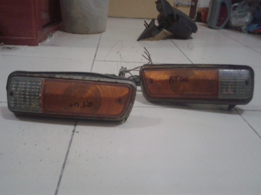 ขายไฟหรี่เลี้ยวโตโยต้า RT40 1คู่