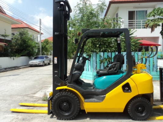 ขาย โคมัตสุ 2.5 ตัน เสา 4 เมตรเกียร์ ออโต้ รุ่น FG25-16  .....081-3535-948