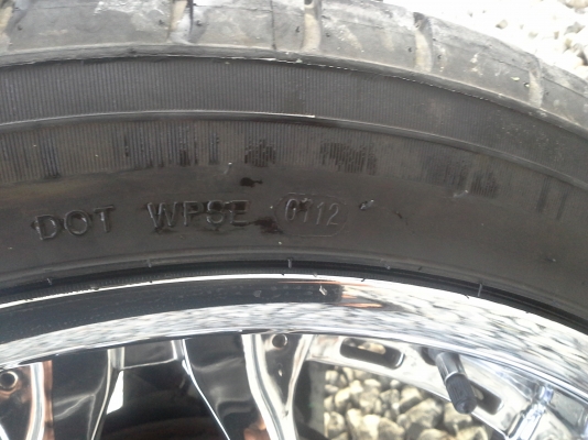 ขายล้อ 22"พร้อมยาง ล้อครับ พร้อมใช้ 2012