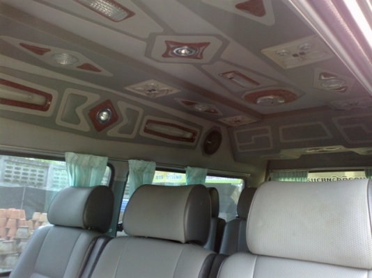 ขายรถตู้ TOYOTA หลังคาสูง ปี02 ภายในแต่ง VIP