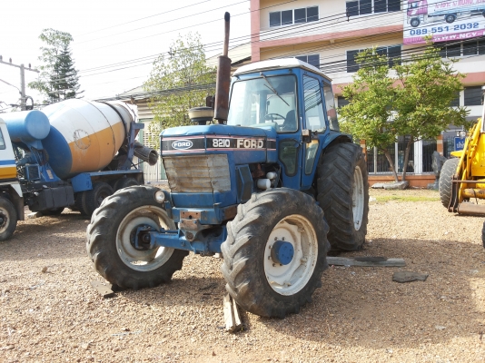 รถไถ  FORD 8210  120 แรงม้า  4 WD  เก่านอก