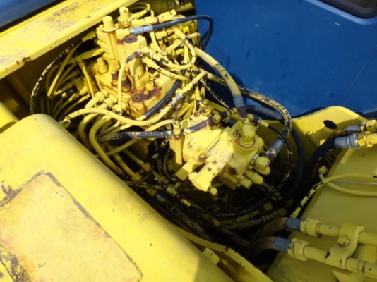 รถขุดดิน SK120-1 มาร์คทรี  รถสวย สภาพเดิมนอกจากญี่ปุ่น  เพิ่งลงมาถึงไทย  ตอนนี้รถอยู่ที่ C.S. หลักสี่แล้ว  โทร.081-373-0559