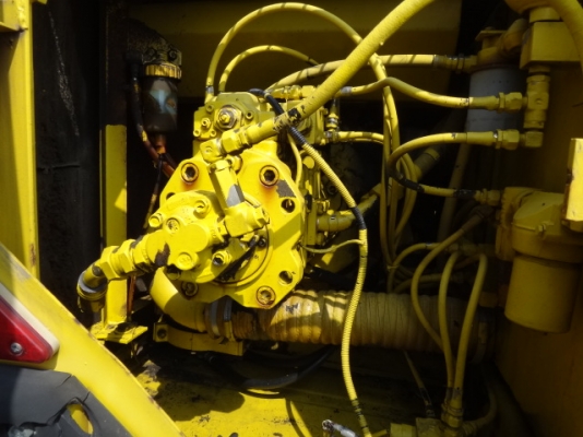 รถขุดดิน SK120-1 มาร์คทรี  รถสวย สภาพเดิมนอกจากญี่ปุ่น  เพิ่งลงมาถึงไทย  ตอนนี้รถอยู่ที่ C.S. หลักสี่แล้ว  โทร.081-373-0559