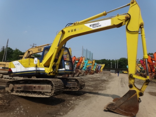 รถขุดดิน SK120-1 มาร์คทรี  รถสวย สภาพเดิมนอกจากญี่ปุ่น  เพิ่งลงมาถึงไทย  ตอนนี้รถอยู่ที่ C.S. หลักสี่แล้ว  โทร.081-373-0559