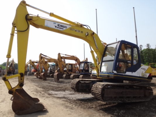 รถขุดดิน SK120-1 มาร์คทรี  รถสวย สภาพเดิมนอกจากญี่ปุ่น  เพิ่งลงมาถึงไทย  ตอนนี้รถอยู่ที่ C.S. หลักสี่แล้ว  โทร.081-373-0559