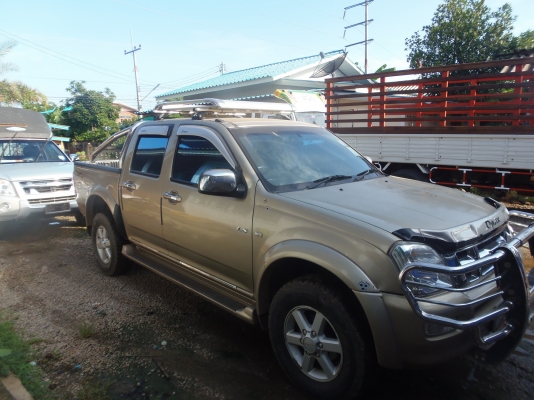 ขาย ISUZU DMAX LS 3.0TURBO 4WD CAB4 เกียร์AUTO ขาย390,000บาท