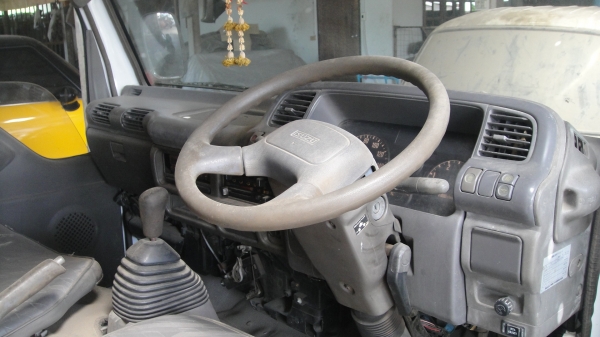 NKR หัวการ์ตูน เครื่อง135แรง สวยจัด พร้อมใช้