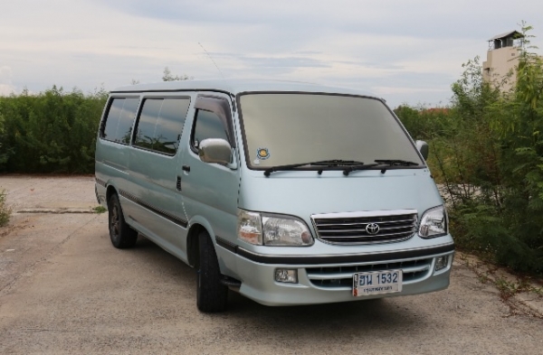 ขายรถตู้หลังคาเตี้ยvip ติดlpg. เครื่อง2j