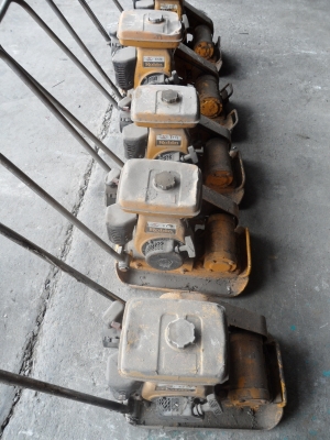 เครื่องตบดินแบบกระโดด(แบบกบ) และ(แบบจิงโจ้)ครับ