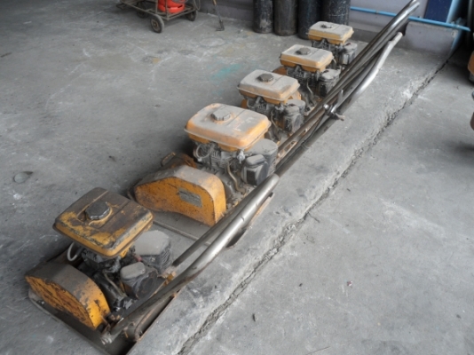 เครื่องตบดินแบบกระโดด(แบบกบ) และ(แบบจิงโจ้)ครับ