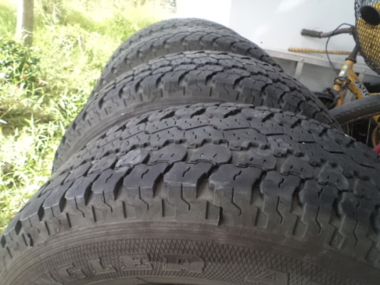 ยางรถยนต์ กระบะ ขอบ 15 จำนวน 4 เส้น ยี่ห้อ good year 225/70R15 ร้านค้าออนไลน์ดอกยางสภาพ 70 \%