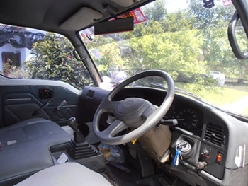 ขายรถตู้โตโยต้าไทยรุ่ง สภาพดีมาก ขายถูก ด่วน(ชลบุรี)