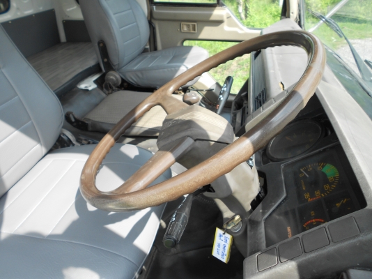 รถ 10 ล้อ MITSUBISHI  1 เพลา 195 แรงม้า