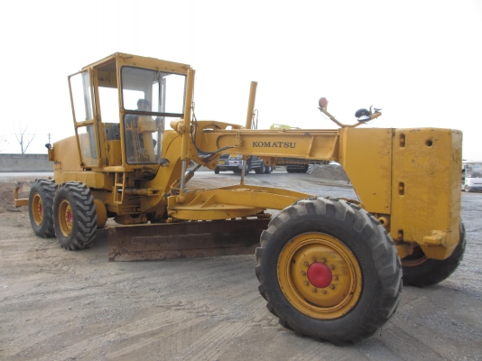 รถเกรด KOMATSU GDA63A -1 คุณภาพเยี่ยม เก่านอก ยางหน้าหลัง ใหม่