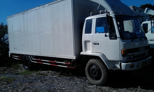 ขายรถ6ล้อตู้เครื่อง175แรงพร้อมใช้งาน