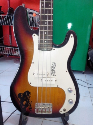 ขออนุญาตลงประกาศ ขายกีต้าร์เบสครับ