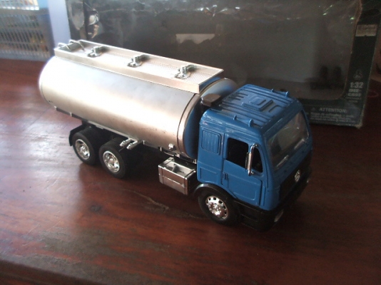 ขายโมเดลรถบรรทุก1:32