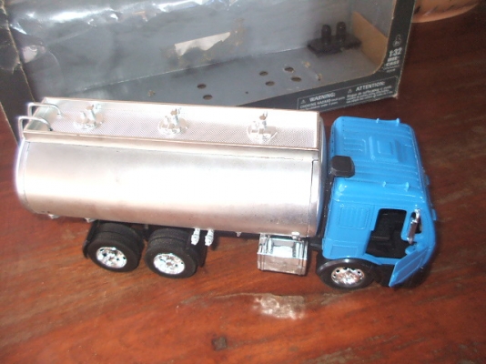 ขายโมเดลรถบรรทุก1:32