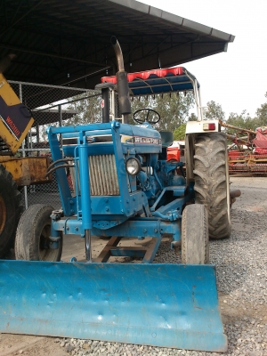 TRACTOR FORD 6610