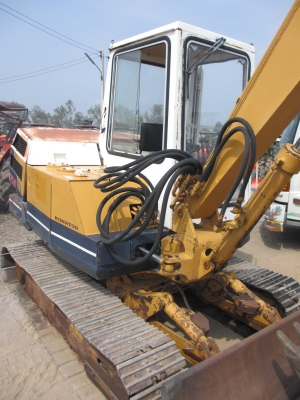 KOMATSU PC40-3 หัวเก๋ง  เก่านอก เอวแน่น ปั็มแรง สภาพพร้อมใช้ สุดๆเอาไปแบ่งกันใช้ได้เลย